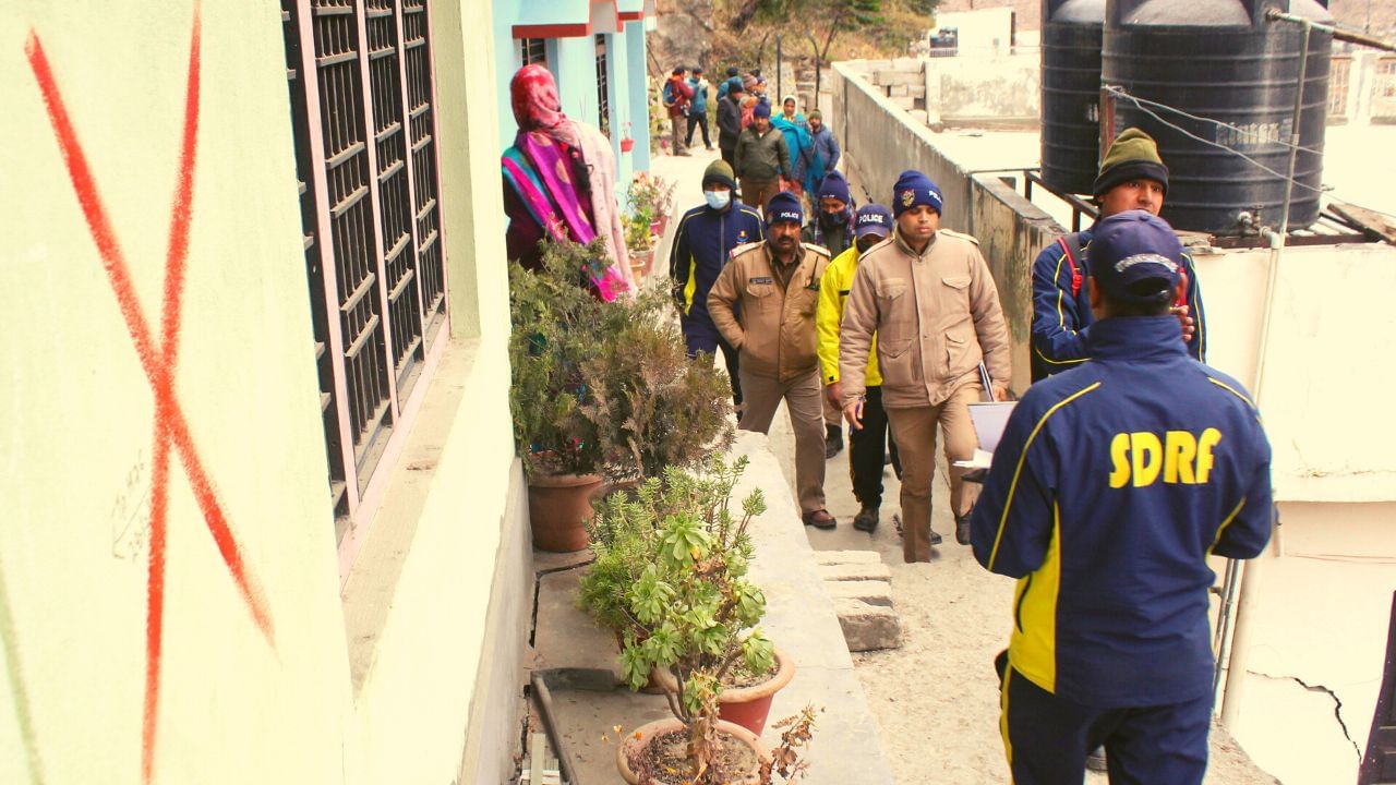 Joshimath Sinking: জোশীমঠের বিপর্যয় রুখতে মডেল টাউন গড়ার প্রস্তাব, কী কী রয়েছে এই অ্যাকশন প্ল্যানে?