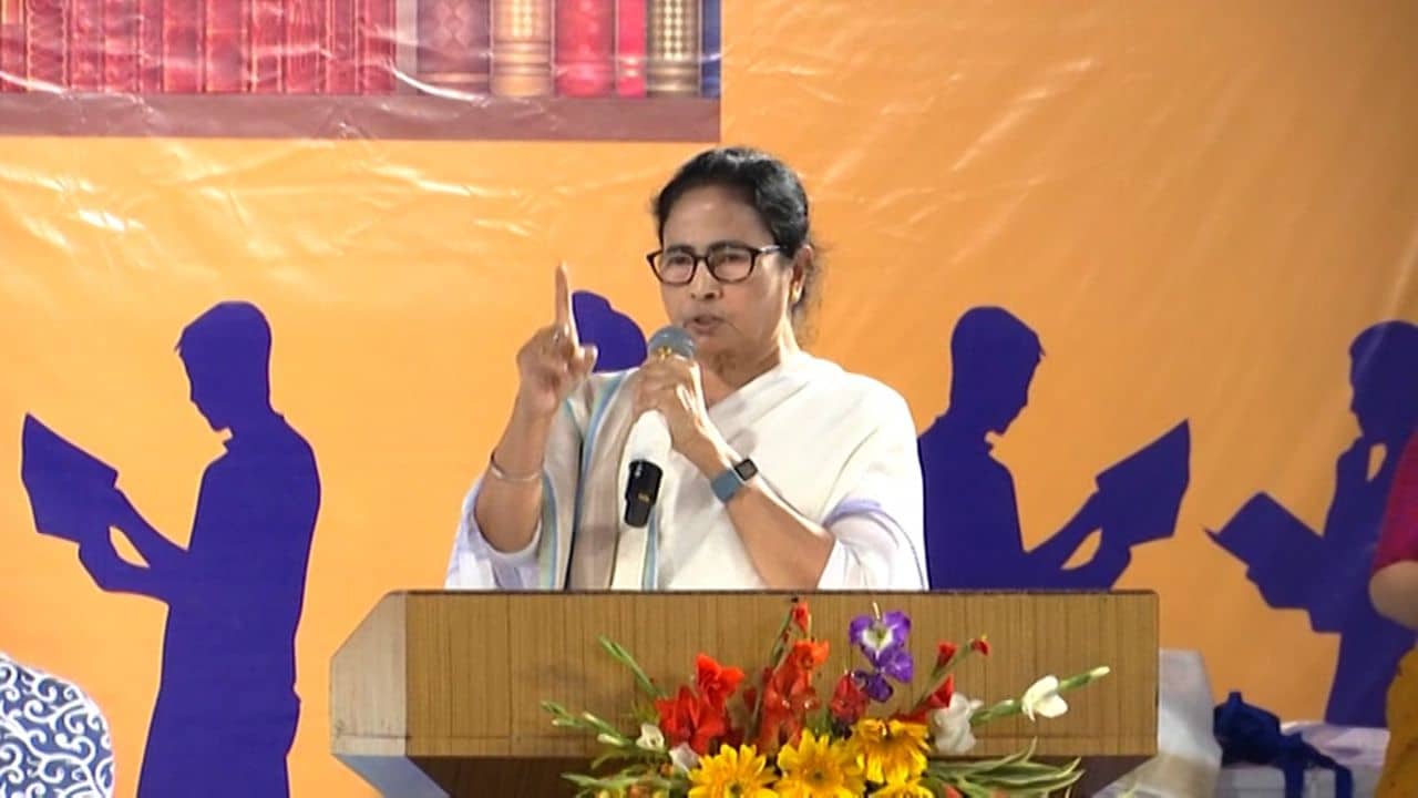 kolkata book fair 2023: বাংলার বইমেলা এবার দিল্লিতেও হবে, কলকাতা বইমেলার উদ্বোধনে ঘোষণা মুখ্যমন্ত্রীর