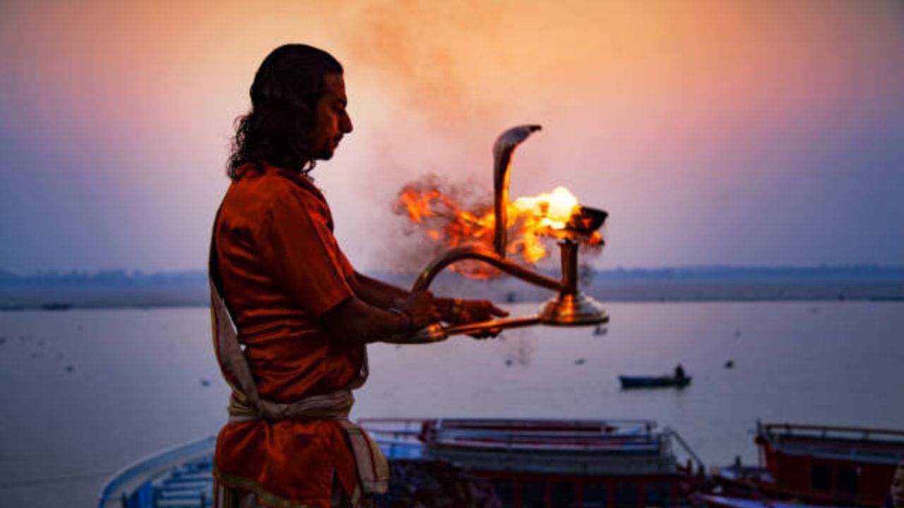 Mouni Amavasya 2023: সমুদ্র মন্থনের সময় অমৃত কলস থেকে কয়েক ফোঁটা পবিত্র জল পড়েছিল এই ৪ নদীতে! এদিন এক ডুবেই মিলবে পুণ্যলাভ