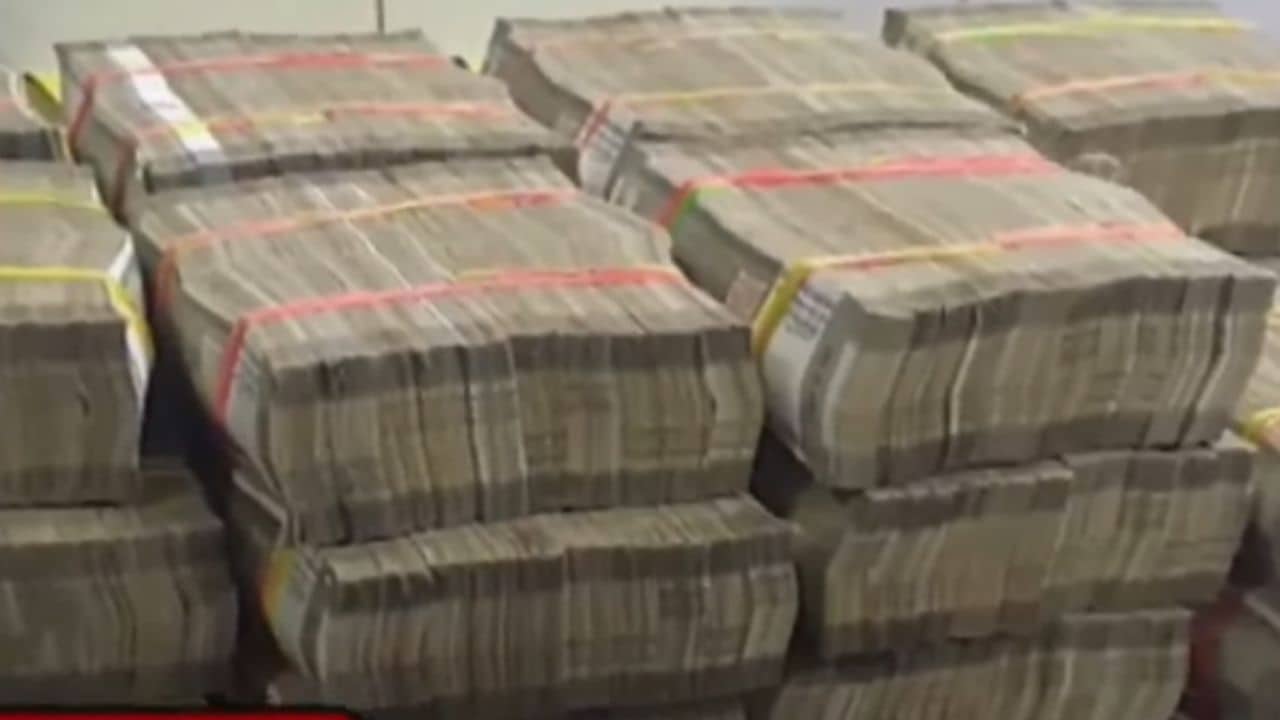 Jakir Hossain: বিড়ির কারখানা থেকে উদ্ধার ১১ কোটি টাকা! আয়কর নজরে তৃণমূল বিধায়ক জাকির হোসেন