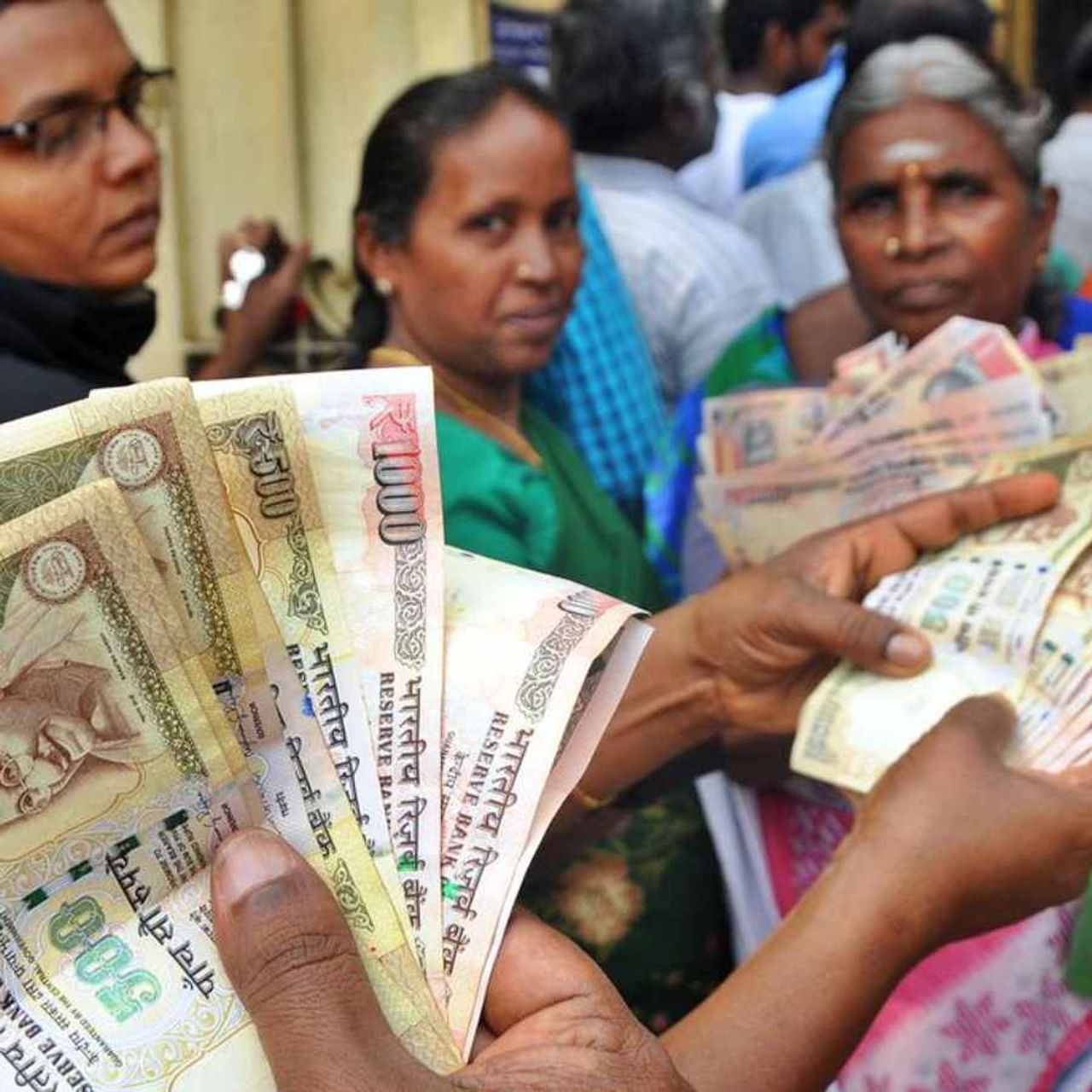 নোটবন্দি নরেন্দ্র মোদী সরকারের অন্যতম বহুআলোচিত এক পদক্ষেপ। ২০১৬ সালের ৮ নভেম্বর। রাত ৮ টায় জাতির উদ্দেশে ভাষণ দেওয়ার কথা ছিল প্রধানমন্ত্রী নরেন্দ্র মোদীর। সে ভাষণেই নোটবন্দির ঘোষণা করেন তিনি। ওই ঘটনা ভারতের অর্থনীতিতে মাইলফলক হয়ে আছে। 