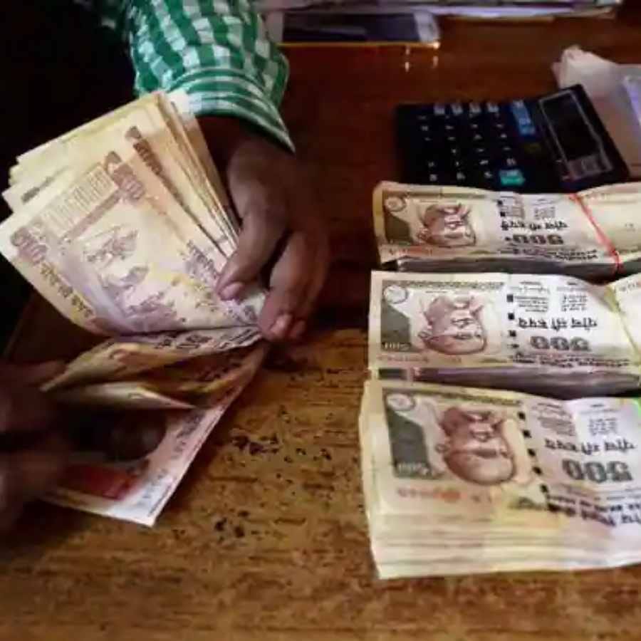 নোটবন্দি হওয়ার সময় বাজারে থাকা যে সমস্ত ৫০০ এবং ১০০০ টাকার নোট বাতিল হয়েছিল তার ৯৯ শতাংশ রিজার্ভ ব্যাঙ্কে ফেরত এসেছে বলে দাবি করে সরকার। 