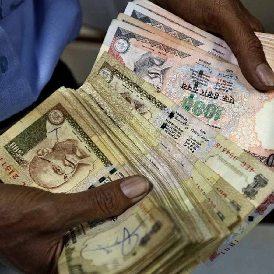 দুর্নীতি এবং কালো টাকার কারবার রুখতেই নোটবন্দির সিদ্ধান্ত বলে জানিয়েছিলেন প্রধানমন্ত্রী। এর পাশাপাশি জালনোটের কারবারও বন্ধ হবে বলে দাবি করা হয়েছিল। 