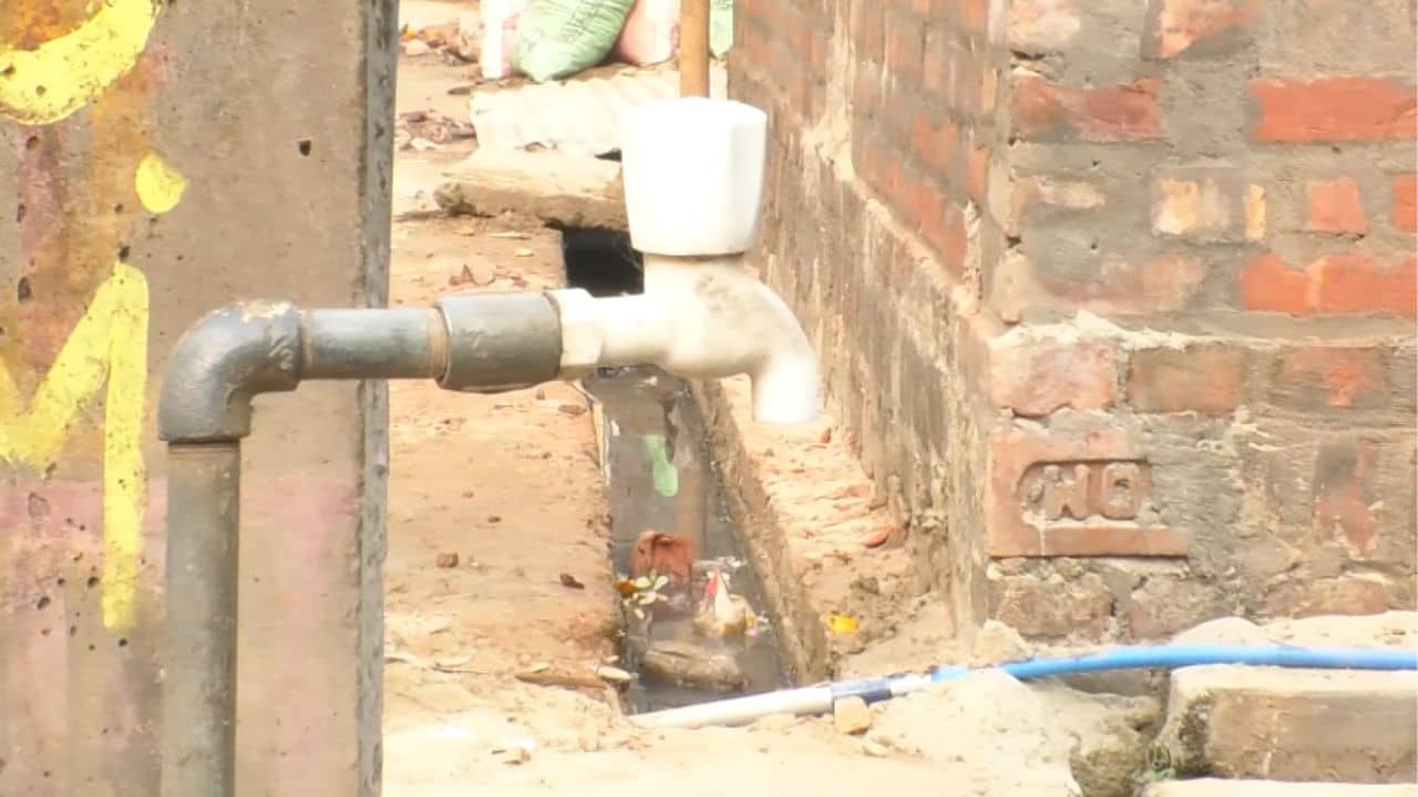 Nabadwip Municipality: ৩ হাজার না দিলে বন্ধ জল? আবাসের পর জল প্রকল্পেও তোলাবাজির অভিযোগ, কাঠগড়ায় পুরসভা