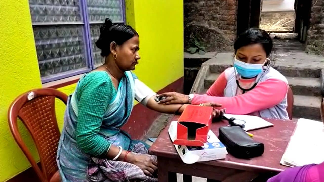 Food poison: কাউন্সিলরের পিকনিকে মাংস-ভাত, মাঝরাত থেকেই পেটে ব্যথা শুরু ওয়ার্ডবাসীর