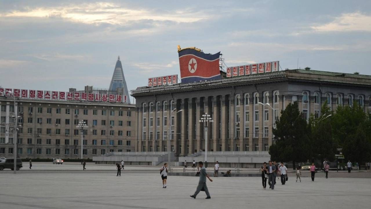North Korea Lockdown: কিমের দেশে কোভিড বাড়ছে? পিয়ংইয়ং জারি পাঁচ দিনের লকডাউন