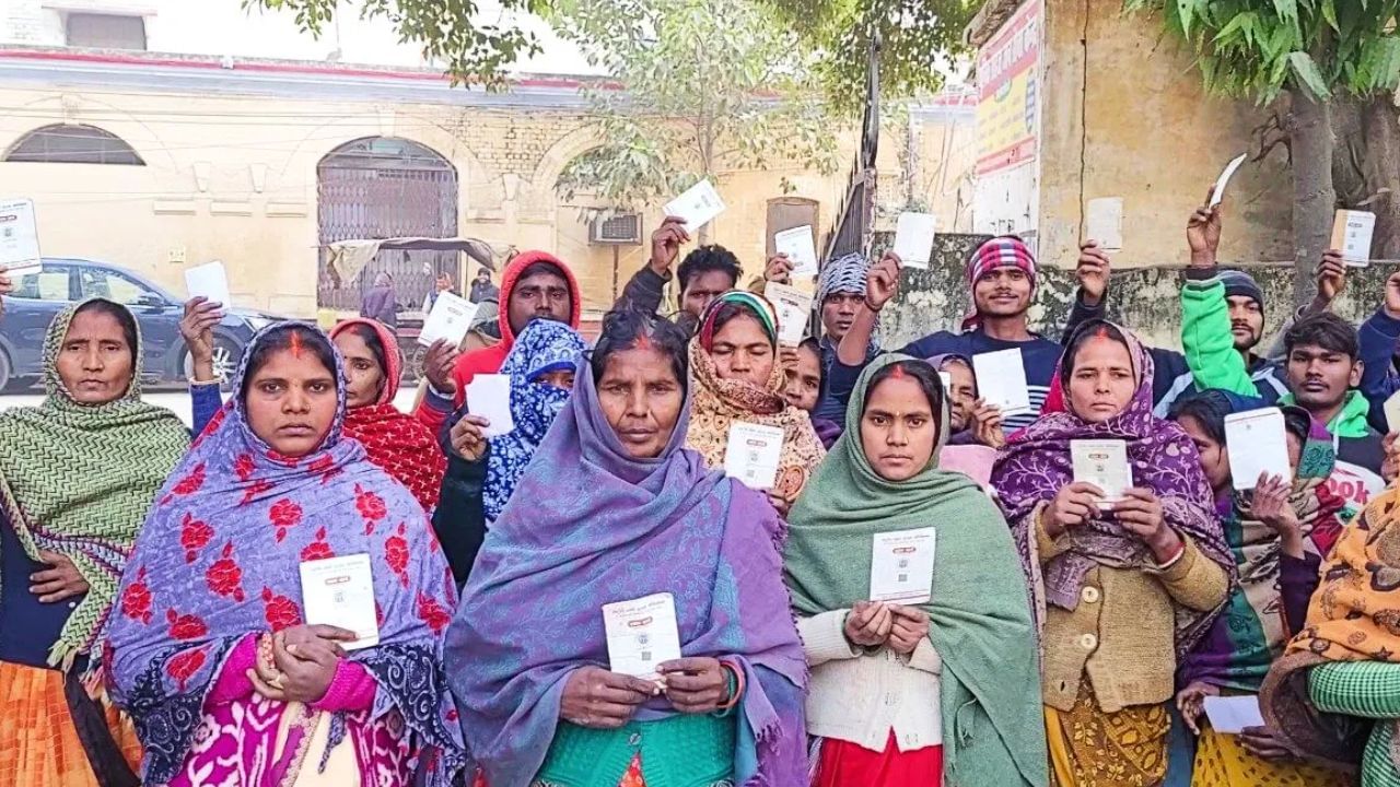 Ration: রেশনে বড় কেলেঙ্কারি, আঙুলের ছাপ নিয়ে নেন ডিলার, উপভোক্তাদের দেন না চাল, গম