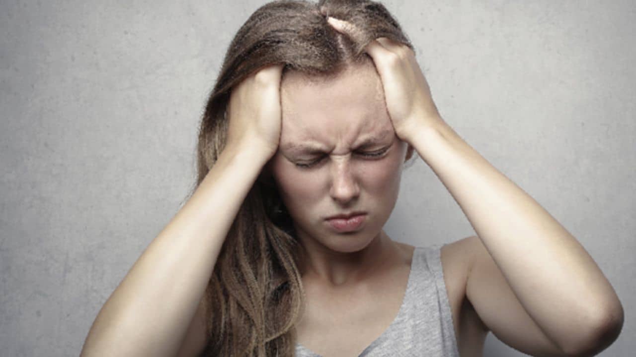 Headache: মুঠো মুঠো পেইনকিলার আর নয়, ঘরোয়া ও সহজ এই উপায়েই জীবন থেকে উধাও হবে মাথার যন্ত্রণা