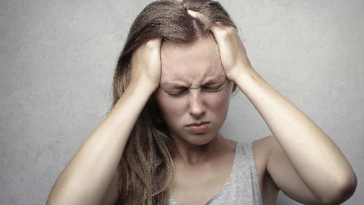 Headache: মুঠো মুঠো পেইনকিলার আর নয়, ঘরোয়া ও সহজ এই উপায়েই জীবন থেকে উধাও হবে মাথার যন্ত্রণা Headache: মুঠো মুঠো পেইনকিলার আর নয়, ঘরোয়া ও সহজ এই উপায়েই জীবন থেকে উধাও হবে মাথার যন্ত্রণা