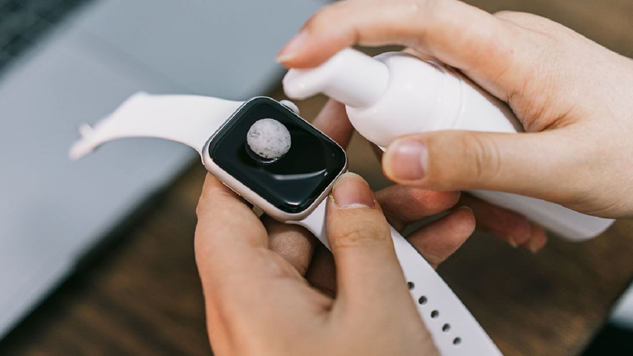Smart Watch Strap Cleaning Tips বারবার নোংরা হয় স্মার্টওয়াচের বেল্ট