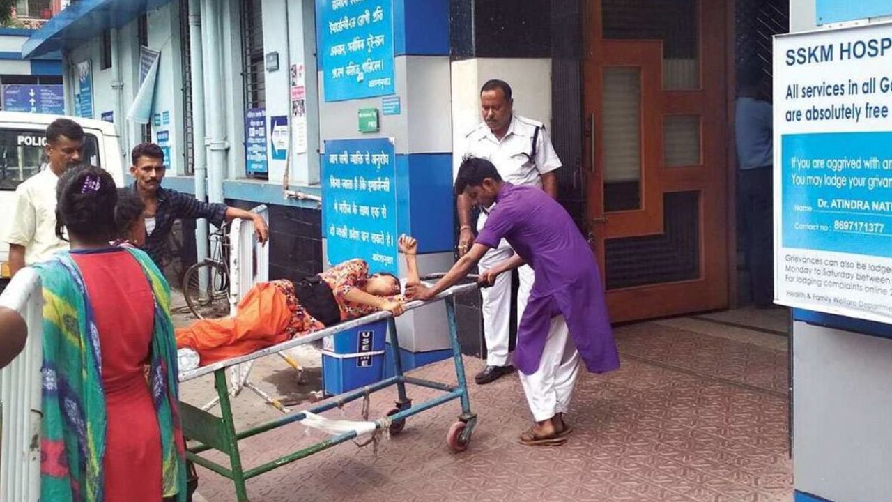 Hospital: 'রেফার রোগ' সারাতে নয়া নীতি আনছে স্বাস্থ্যভবন, তবু প্রশ্ন, 'ওষুধে' কাজ হবে তো?