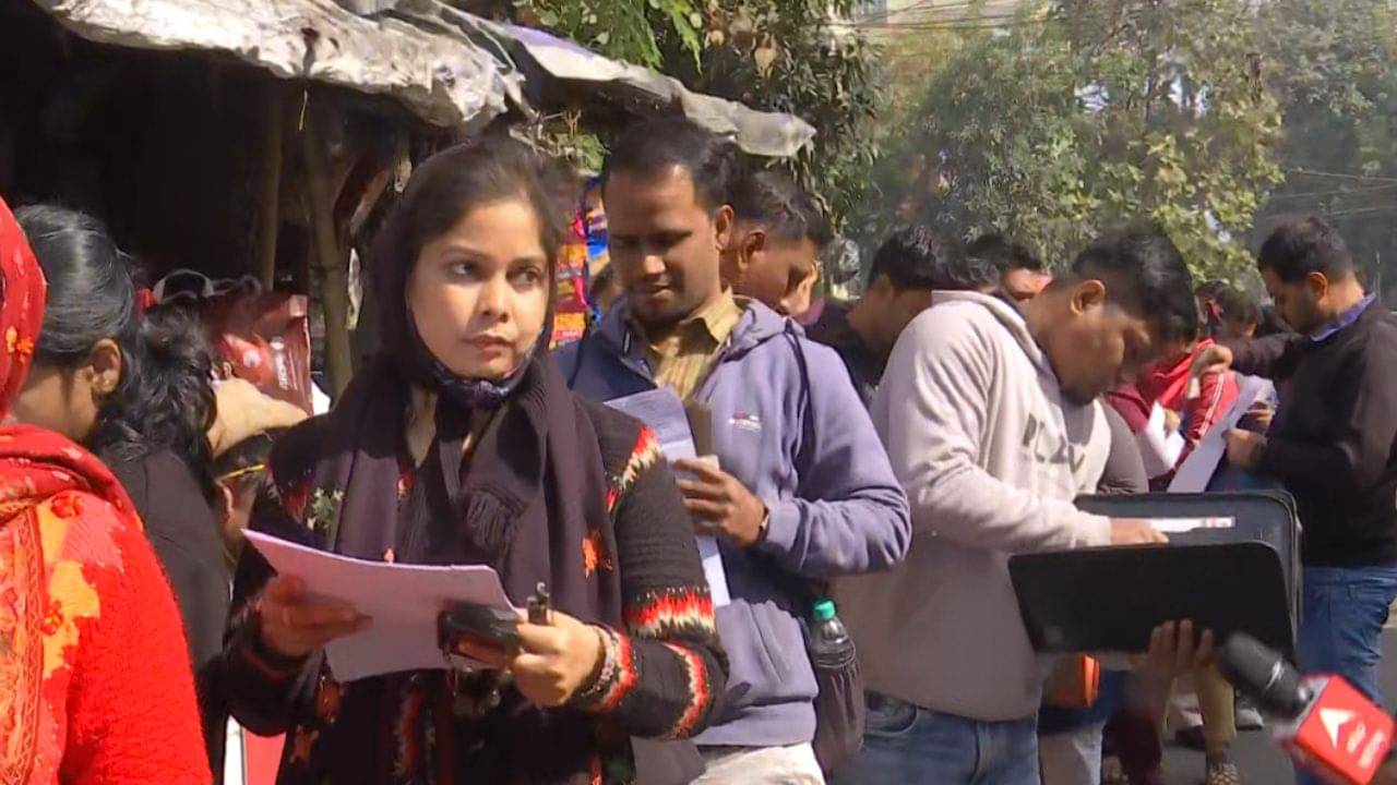 SSC Recruitment: শেষ পর্যন্ত চাকরিটা তো পাচ্ছি..., রোদ-জল মাথায় ৩৬৩ দিনের লড়াই শেষে মিলছে চাকরি