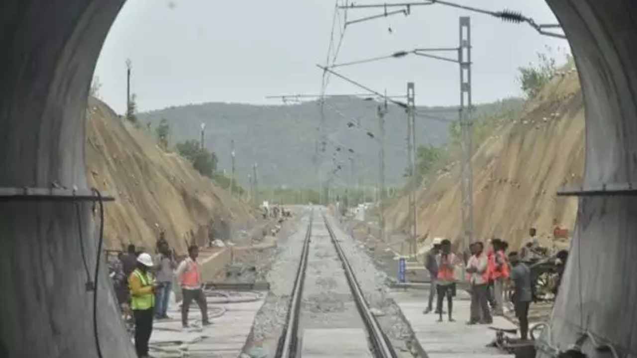 এই রেলটানেল তৈরি হওয়ায় ওবুলাভারিপাল্লে-গুদুর সেকশনে ট্রেনের চাপ অনেকটা কমবে বলে আশা রেলকর্তাদের। 