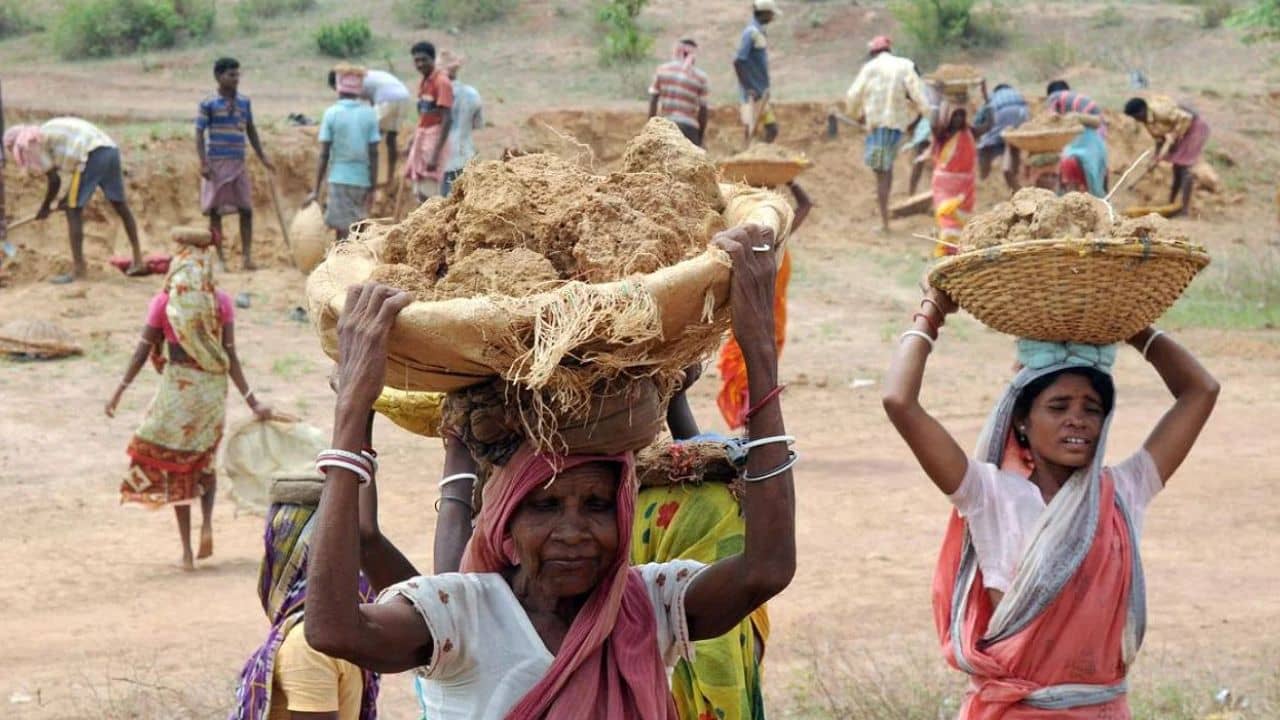 Assembly: কেন্দ্রের আর্থিক বঞ্চনা নিয়ে বিধানসভায় প্রাইভেট বিল প্রস্তাবের চিন্তাভাবনা রাজ্যের : সূত্র