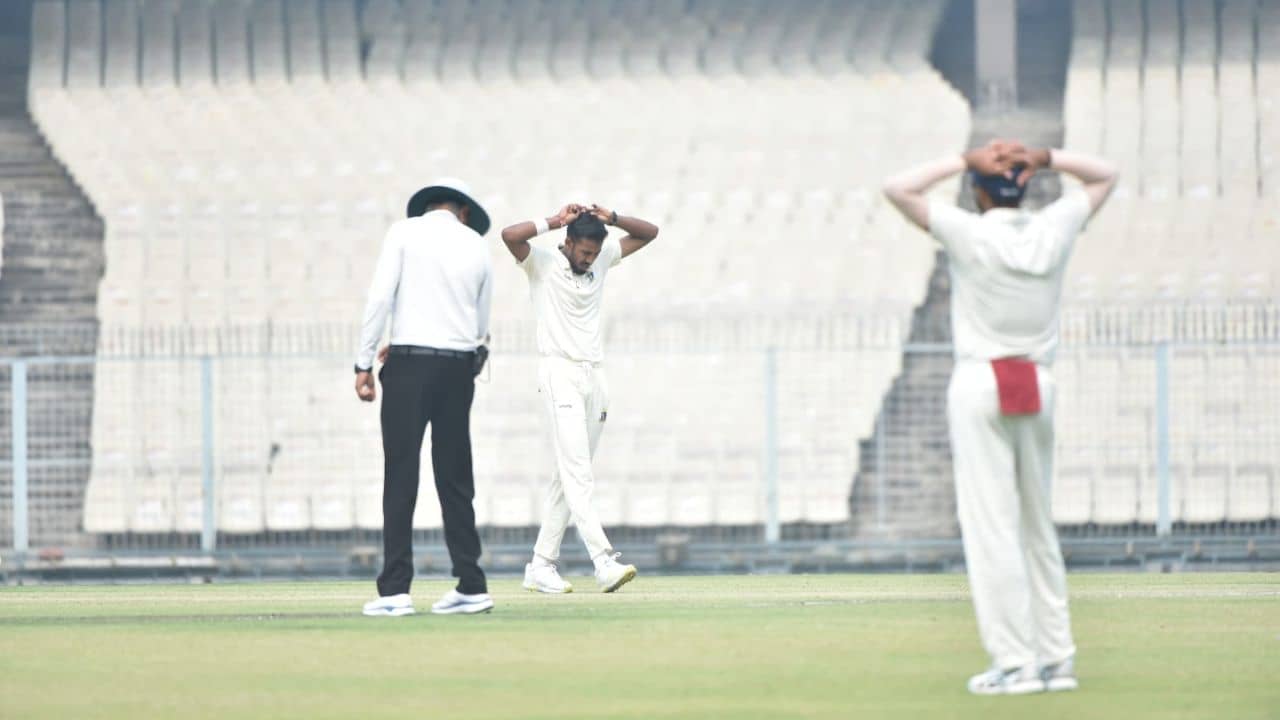 BEN vs SAU: প্রথম ইনিংসে ৪০৪ সৌরাষ্ট্রর, লিড ২৩০