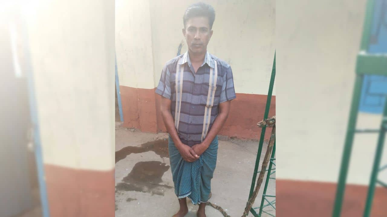 Gold Smuggling: অন্তর্বাসের মধ্যেই লুকিয়ে ছিল সোনা, ব্যক্তির অবস্থা দেখেই চোখ কপালে বিএসএফ-এর