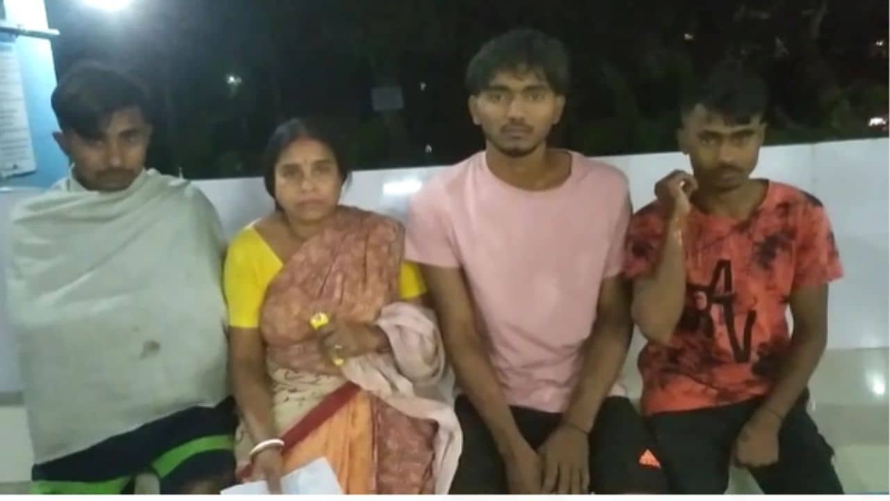 Basirhat Chaos: ছুরি নিয়ে দাদার সামনেই বৌদির ওপর লাফ দেওরের...একটা গাছ নিয়ে রক্তারক্তিকাণ্ড