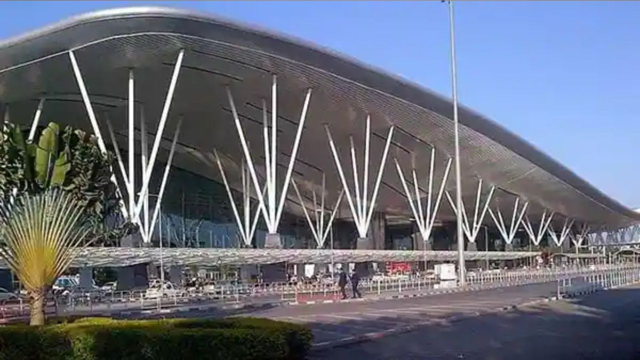 Bengaluru Airport: আজ থেকে ১০ দিনের জন্য আংশিক বন্ধ বেঙ্গালুরু বিমানবন্দর, উড়ান চলাচলের সময় জেনে নিন
