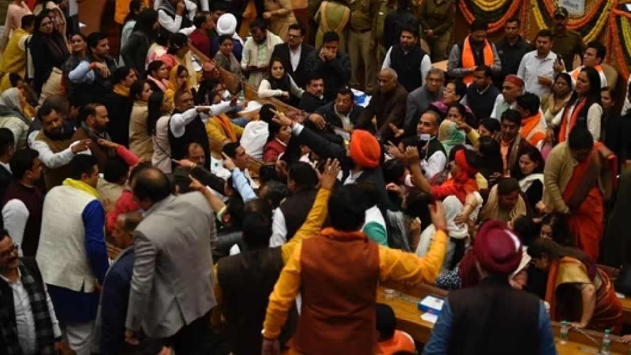 Delhi Mayor Election: বিধানসভায় আপের তুমুল বিক্ষোভ, তৃতীয়বারেও নির্বাচন করা গেল না দিল্লির মেয়র