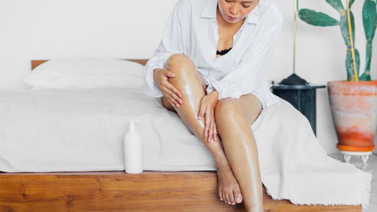 Skin Care Tips: শীতের বিদায়বেলায় আরও শুষ্ক হচ্ছে ত্বক? সারাদিন আর্দ্রভাব রাখতে আজ থেকেই মানুন এই সহজ টোটকা