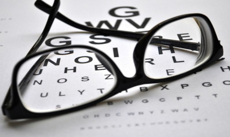 Eyesight Home Remedies: মাঝে মাঝে চোখে ঝাপসা দেখেন? দৃষ্টিশক্তি হারিয়ে যাওয়ার আগে মেনে চলুন এই ৬ ঘরোয়া টোটকা