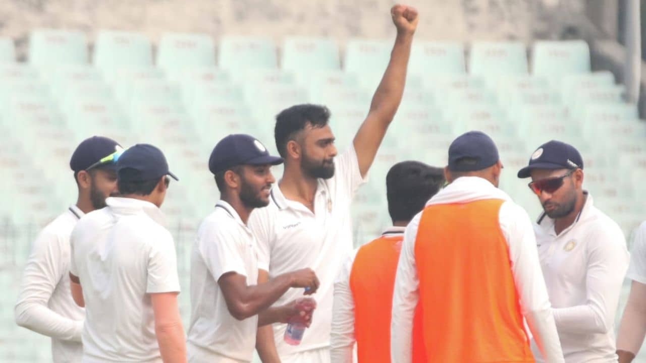 BEN vs SAU: ফাইনাল একপেশেই , ৯ উইকেটে জয়, চ্যাম্পিয়ন সৌরাষ্ট্র