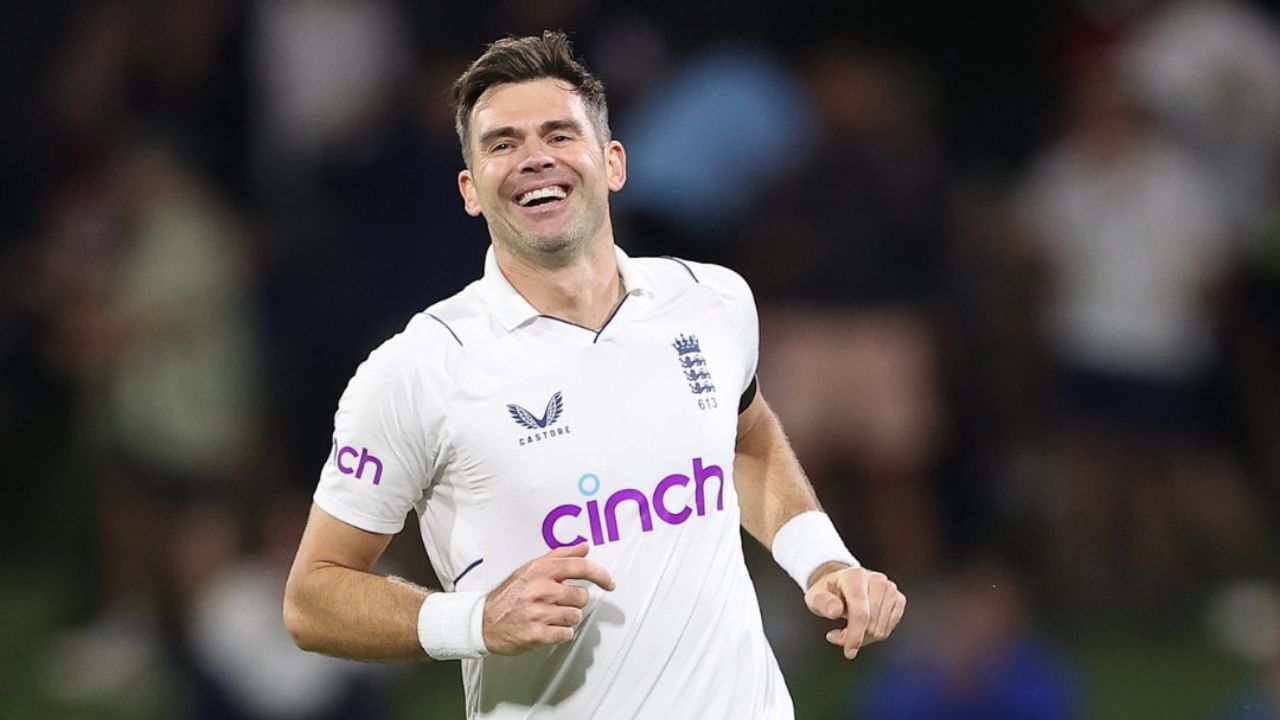 James Anderson: চালশে নয়, চল্লিশেও চমক অ্যান্ডারসনের