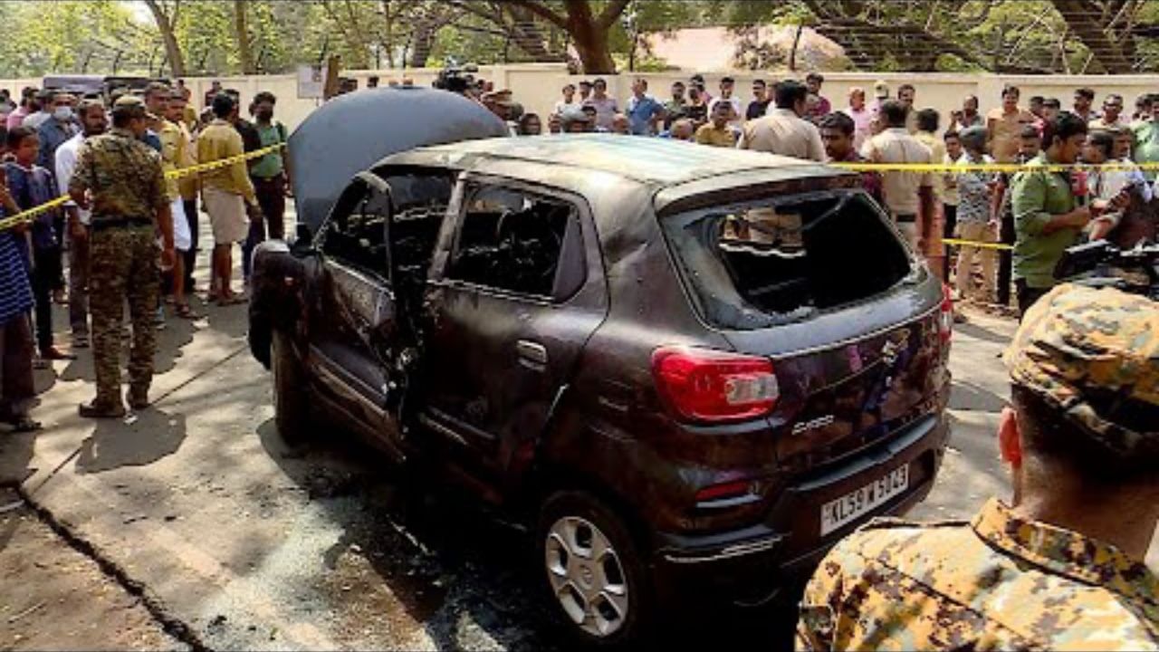 Kerala Car Fire Video জ্বলন্ত গাড়ির ভিতর থেকে মর্মভেদী আর্তনাদ