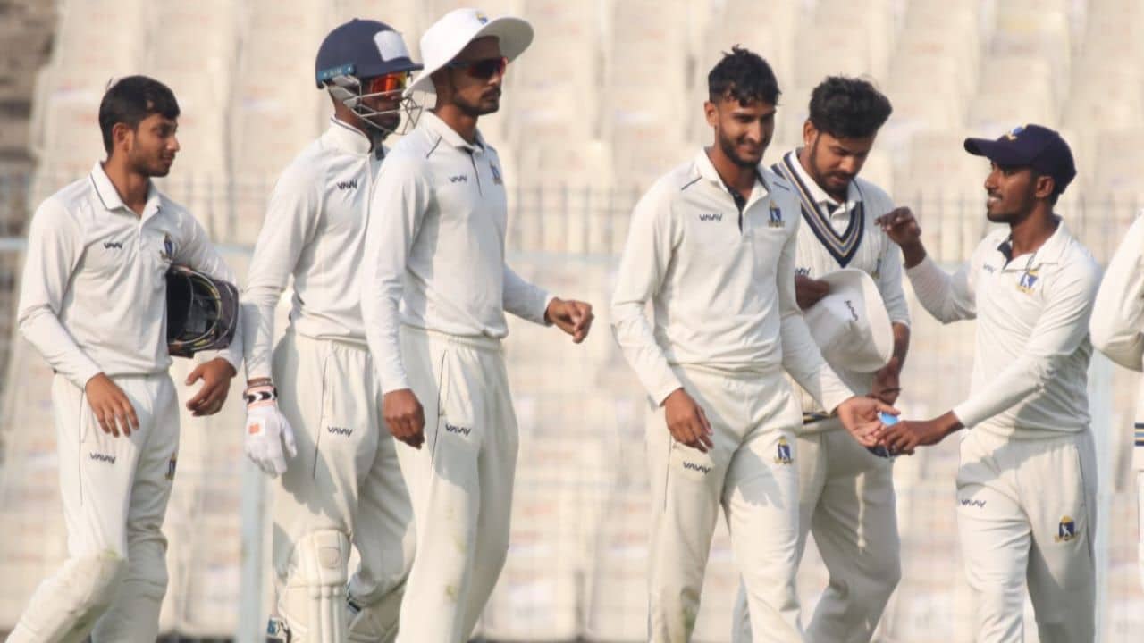 Ranji Trophy: বিরাটের ঝাড়খণ্ডকে হারিয়ে সেমিফাইনালে মনোজের বাংলা