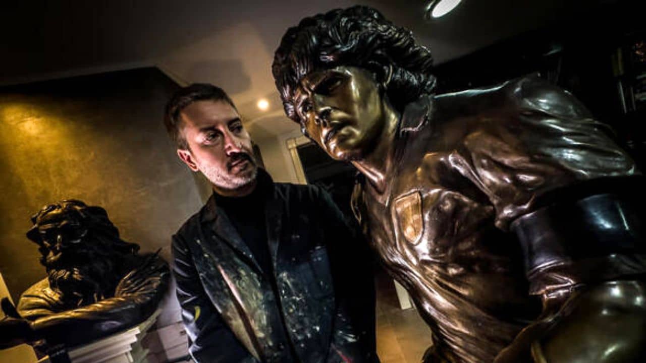 Diego Maradona: নিজের হাতে তৈরি করা ঈশ্বরকে ফেরত পেতে চলেছেন শিল্পী!