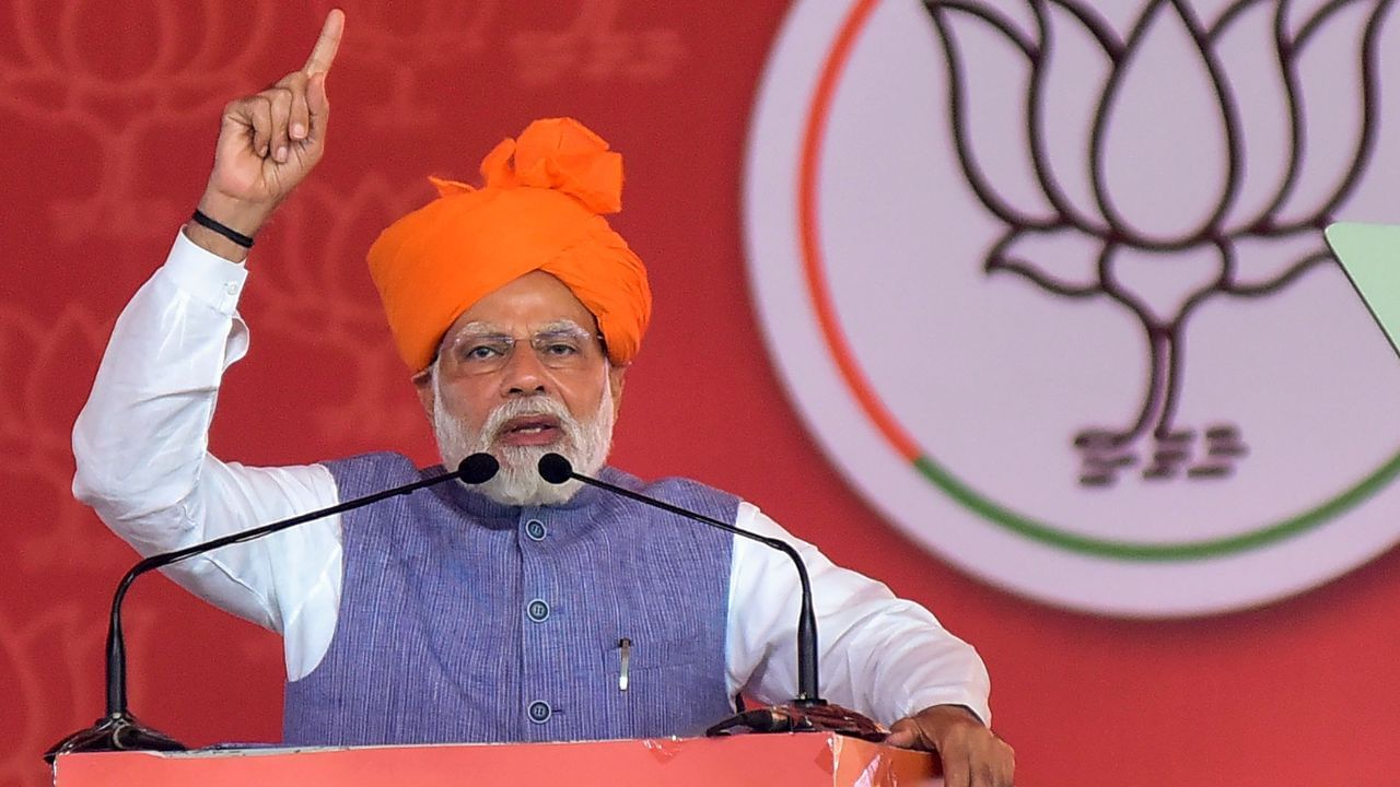 PM Modi: ভুল বাজেট প্রসঙ্গে গেহলটকে খোঁচা, রাজস্থানে দাঁড়িয়ে বিজেপির উন্নয়নের খতিয়ান মোদীর