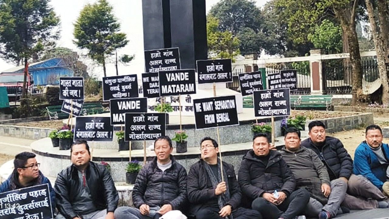 Strike in Darjeeling: ৬ বছর পর ফের পাহাড়ে বনধ! মাধ্যমিক পরীক্ষার আবহে কী কী পদক্ষেপ করছে প্রশাসন