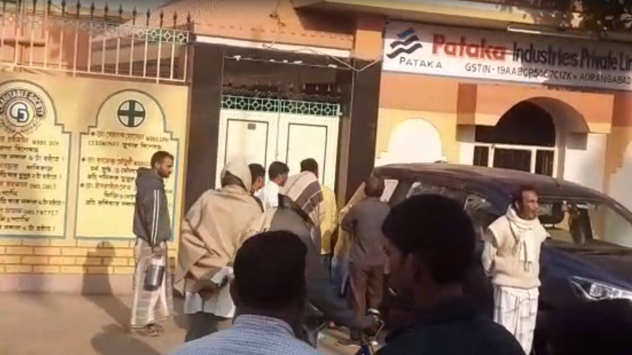 Pataka Bidi: এবার পতাকা বিড়ি কারখানায় আয়কর হানা, কেন্দ্রীয় বাহিনী নিয়ে চলছে তল্লাশি