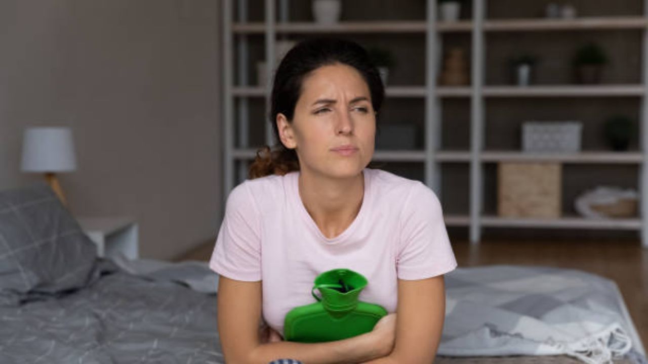 Periods Clots পিরিয়ড হলে শুধুই ক্লটিং হয়? ঘরোয়া এই উপাদানেই মুক্তি