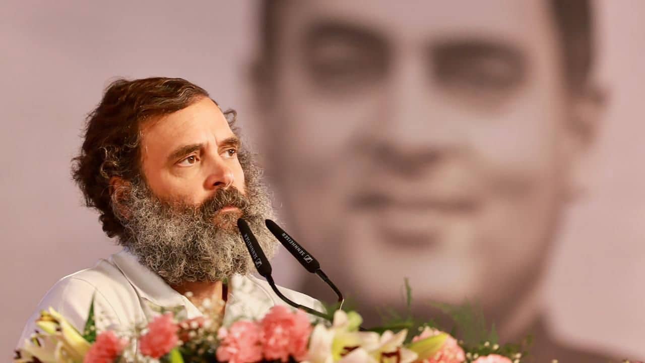 Rahul Gandhi: ৫২ বছর বয়সেও বাড়ি নেই রাহুলের, কটাক্ষ বিজেপির