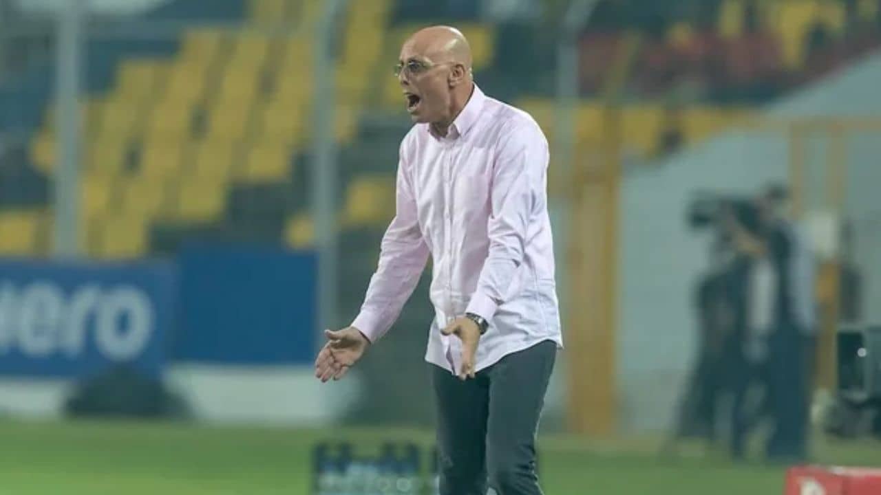 East Bengal: ফুটবলার সই নিয়ে কনস্ট্যান্টাইনের সুপার মার্কেট উদাহরণ!