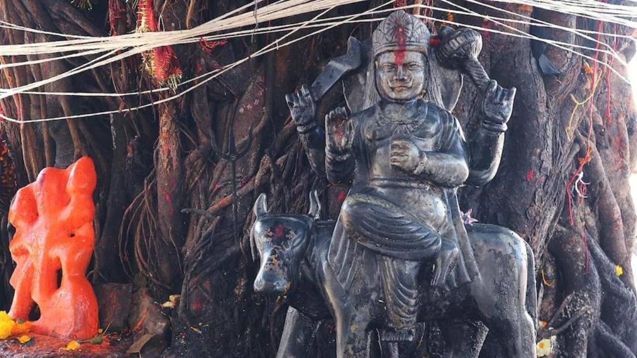 Sade Sati Dasha: বড়ঠাকুরের সাতি দশায় প্রাণ ওষ্ঠাগত? মুক্তি পাওয়ার সবচেয়ে সহজ উপায় কী কী?