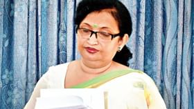 WB State Budget: শিয়রে পঞ্চায়েত ভোট, সরকারি কর্মচারীদের আন্দোলন নিয়ে 'চাপের' মধ্যে কেমন হবে রাজ্য বাজেট? WB State Budget: শিয়রে পঞ্চায়েত ভোট, সরকারি কর্মচারীদের আন্দোলন নিয়ে 'চাপের' মধ্যে কেমন হবে রাজ্য বাজেট?