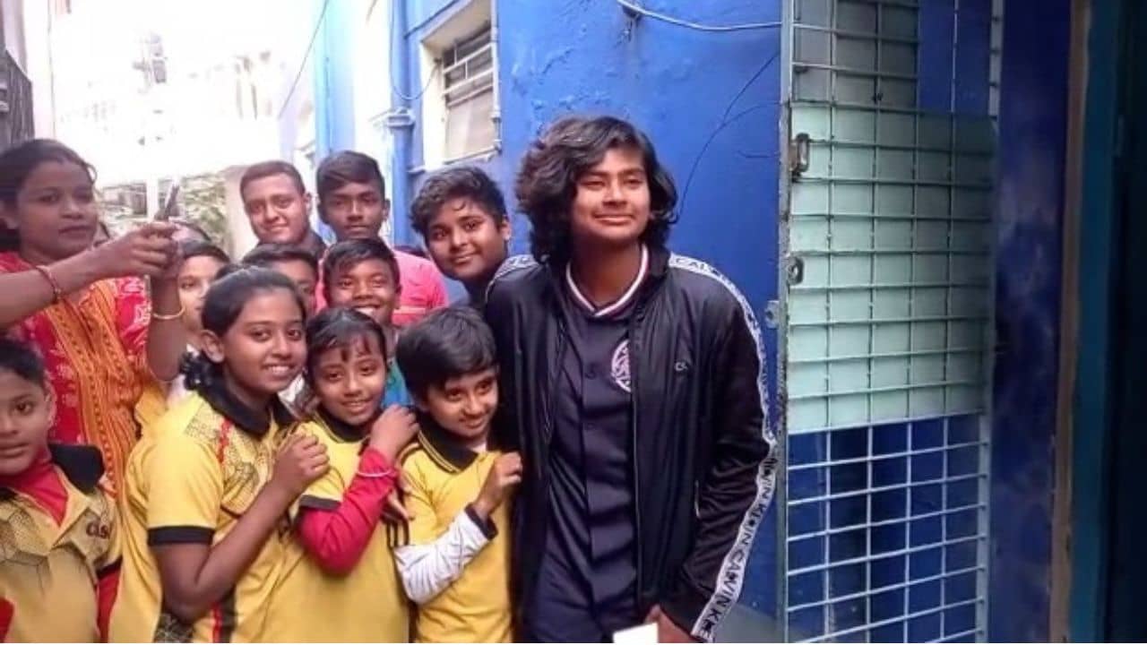 Titas Sadhu: ঘরে ফিরেও ফুরসৎ নেই, তিতাসকে ঘিরে উচ্ছ্বাসে ভেসে আট থেকে আশি