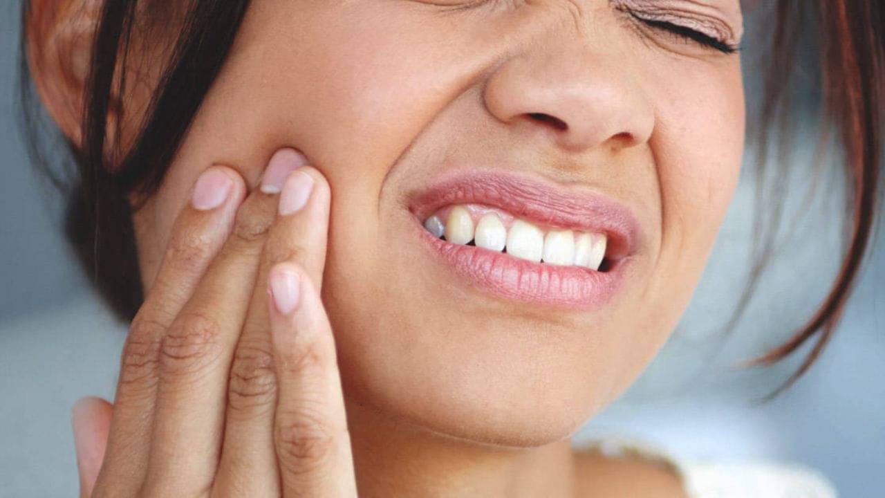 Toothache: দাঁতের অসহ্য যন্ত্রণায় কাবু? ট্যাবলেটে নয়, অব্যর্থ দাওয়াই এই ম্যাজিক উপায়