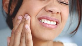 Toothache: দাঁতের অসহ্য যন্ত্রণায় কাবু? ট্যাবলেটে নয়, অব্যর্থ দাওয়াই এই 'ম্যাজিক' উপায় Toothache: দাঁতের অসহ্য যন্ত্রণায় কাবু? ট্যাবলেটে নয়, অব্যর্থ দাওয়াই এই 'ম্যাজিক' উপায়