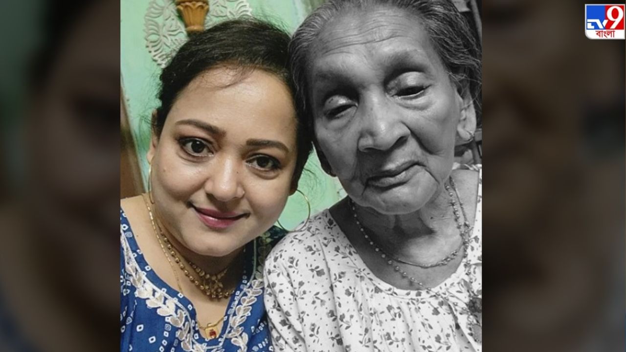 Aparajita Adhya: মাতৃহারা অপরাজিতা আঢ্য, হাসপাতালে নিয়ে যাওয়ার আগেই 'সব শেষ'