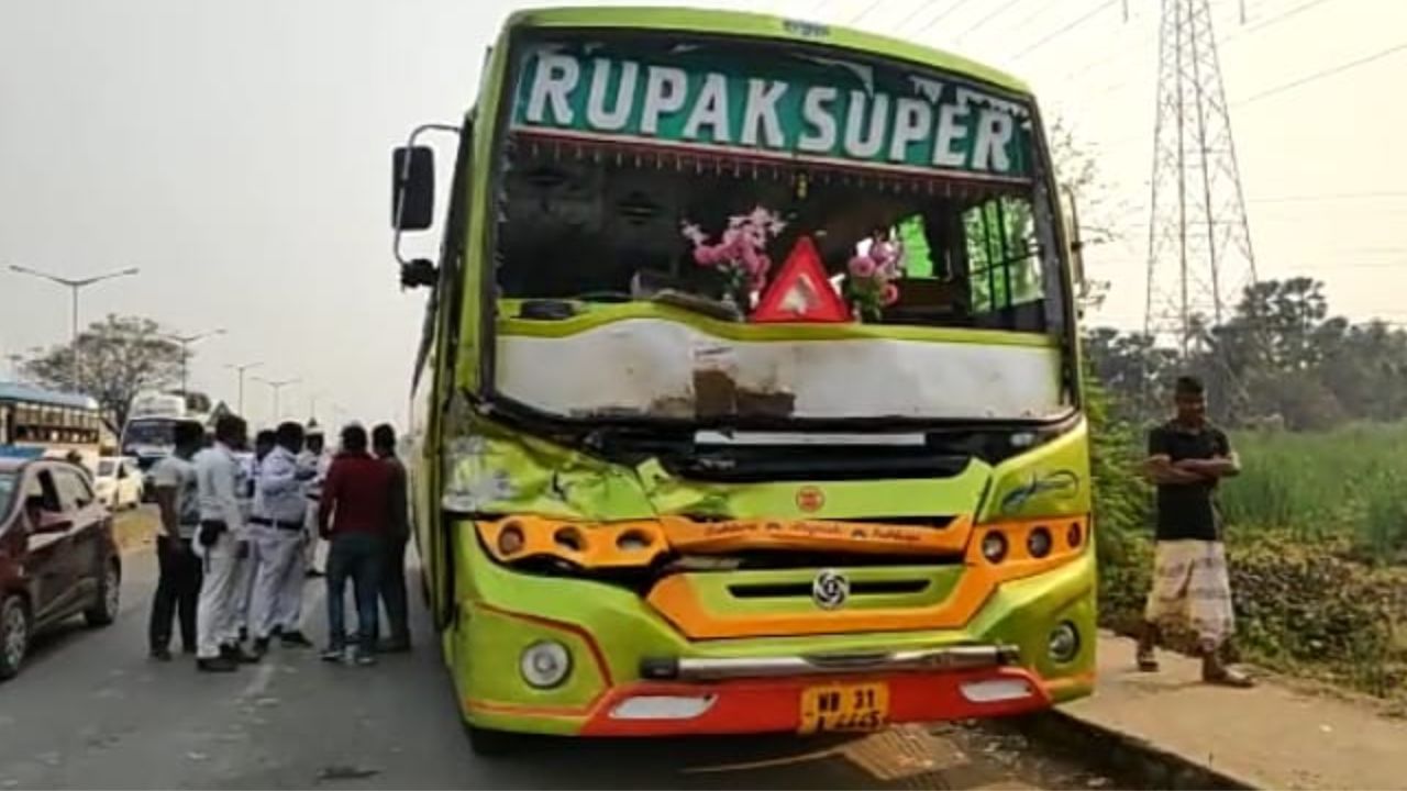 Howrah Digha Bus: দুর্ঘটনার কবলে দিঘাগামী বাস, এদিক ওদিক ছিটকে পড়লেন যাত্রীরা