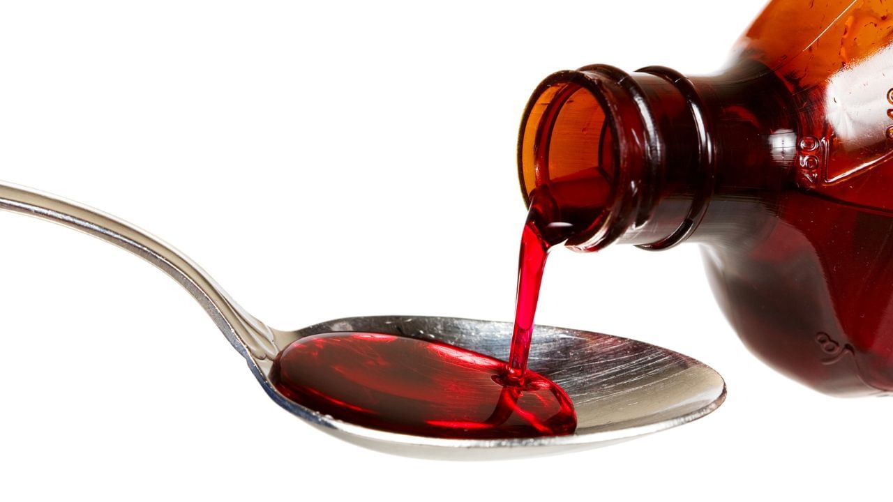Side Effects of Cough Syrup কাশি হলেই গলায় ২ চামচ কফ সিরাপ দেন