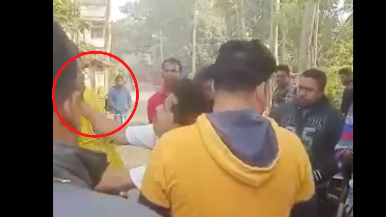 Didir Doot: তুই তেল চোর বলতেই সপাটে চড় দিদির দূতকে, প্রকাশ্যে তৃণমূলের গোষ্ঠীদ্বন্দ্ব