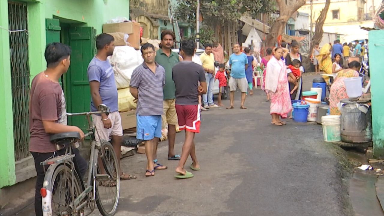 ED: সাত সকালে ভবানীপুরে ইডির হানা, নিম্নবিত্তদের অ্যাকাউন্ট ভাড়া নিয়ে কোটি কোটির লেনদেন