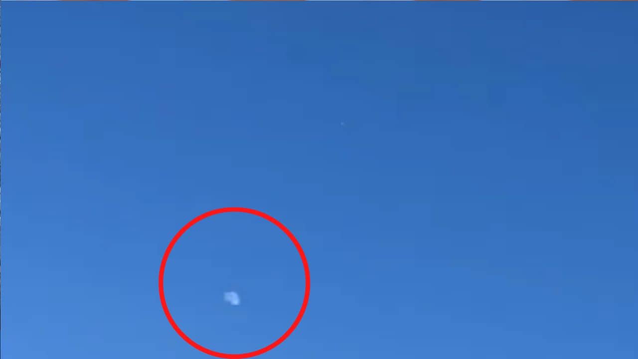 Suspicious Flying Object Shot down: আলাস্কার পর কানাডা! ২৪ ঘণ্টার মধ্যেই দ্বিতীয় রহস্যজনক উড়ন্ত বস্তুর দেখা, আসলে হচ্ছেটা কী?