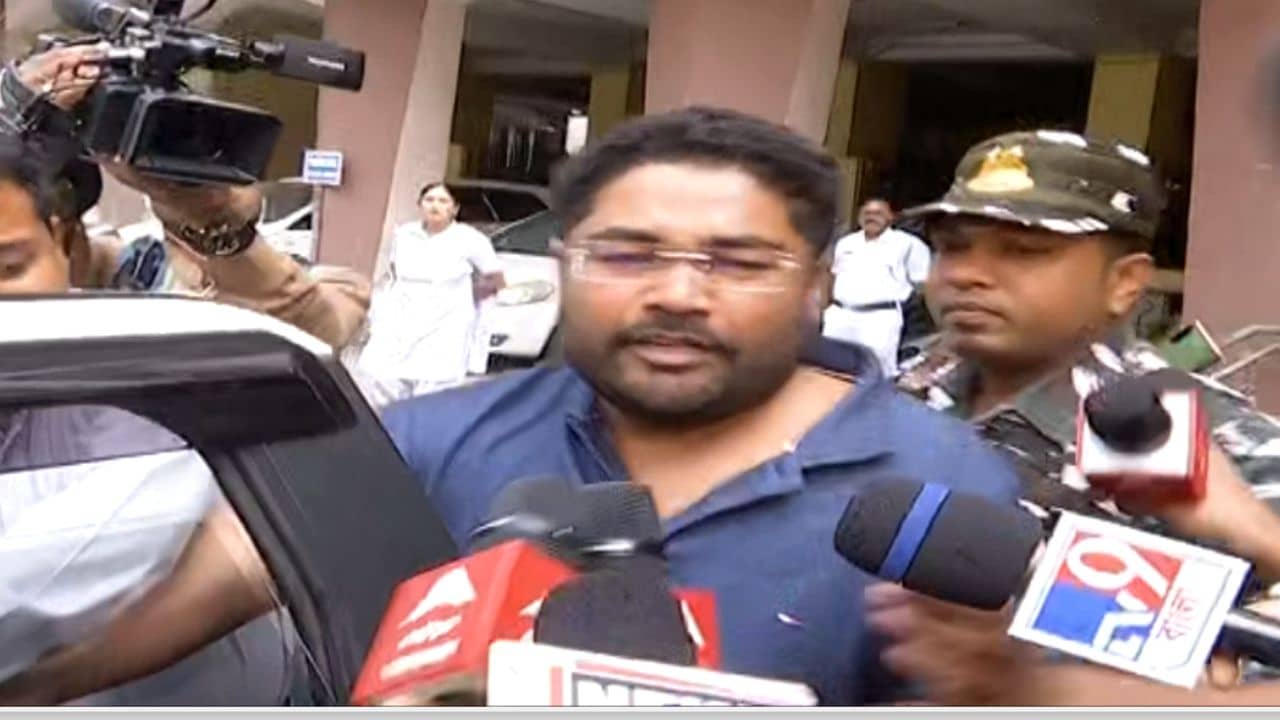 Kuntal Ghosh Tollywood : কত গভীরে টলিউড যোগ? ‘সময় মতো সব জানতে পারবেন’, স্পষ্ট উত্তর কুন্তলের