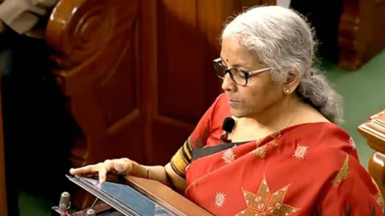 Union Budget 2023: নির্মলার মুখে মধ্যবিত্ত, মহিলা, যুবদের কথা; তেইশের বাজেটে টার্গেট চব্বিশ?