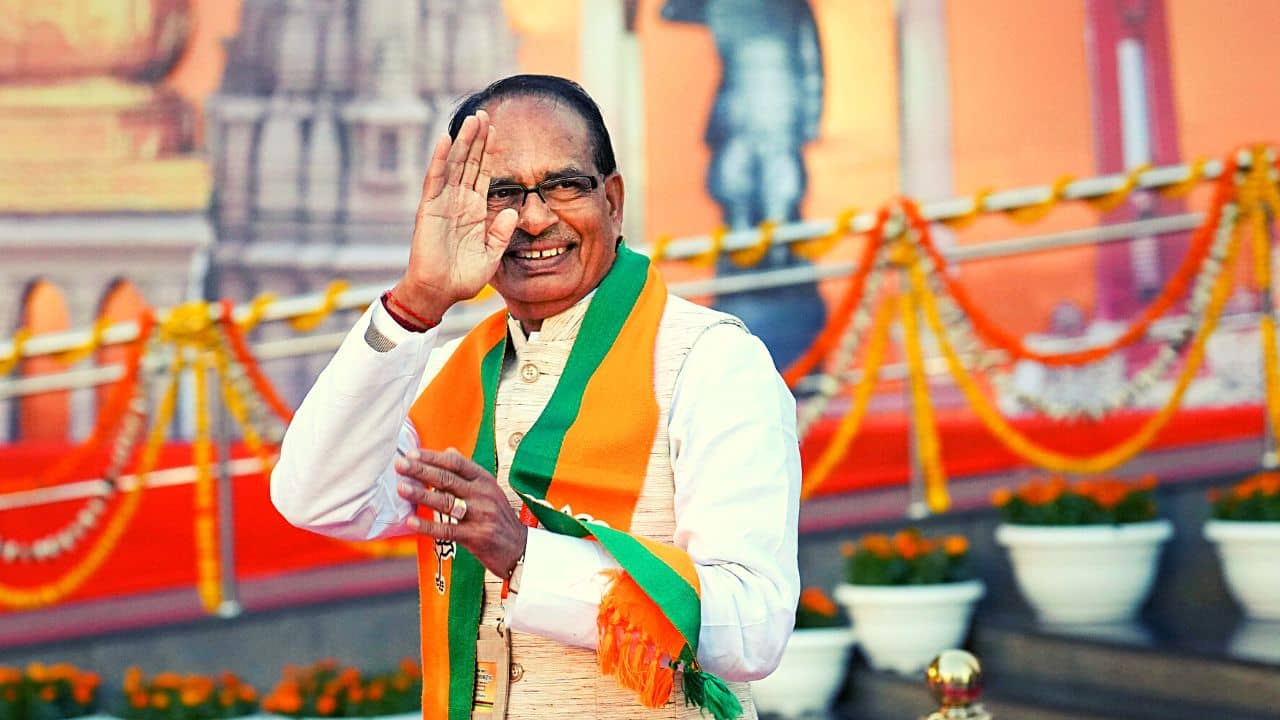 MP Cabinet Meeting: রবিবারে মুখ্যমন্ত্রীর বাড়িতে হঠাৎ তলব সকল মন্ত্রীকে, গুজরাটের পুনরাবৃত্তিই কি হবে মধ্য প্রদেশে?